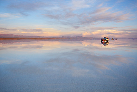 ウユニ塩湖　鏡面